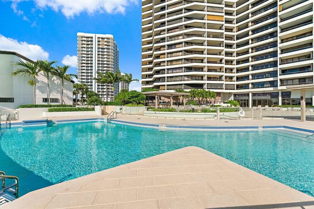 100 Lakeshore Drive 457, North Palm Beach, FL 33408