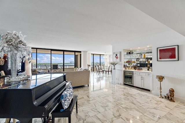 100 Lakeshore Drive 457, North Palm Beach, FL 33408