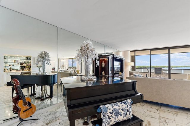 100 Lakeshore Drive 457, North Palm Beach, FL 33408