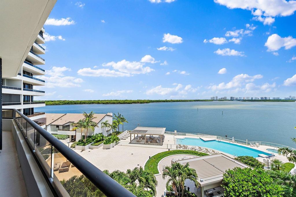 100 Lakeshore Drive 457, North Palm Beach, FL 33408