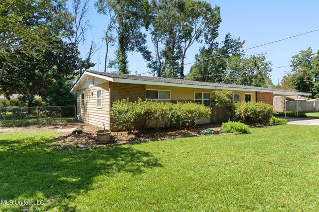 1912 Woodmont Street, Pascagoula, MS 39567