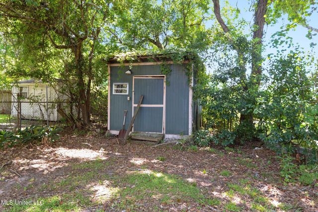 1912 Woodmont Street, Pascagoula, MS 39567