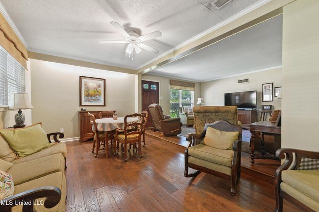 1912 Woodmont Street, Pascagoula, MS 39567