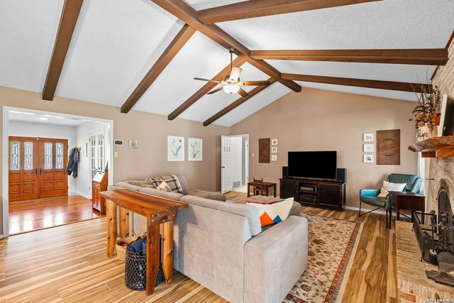 112 Grand Oak, Hollywood Park, TX 78232
