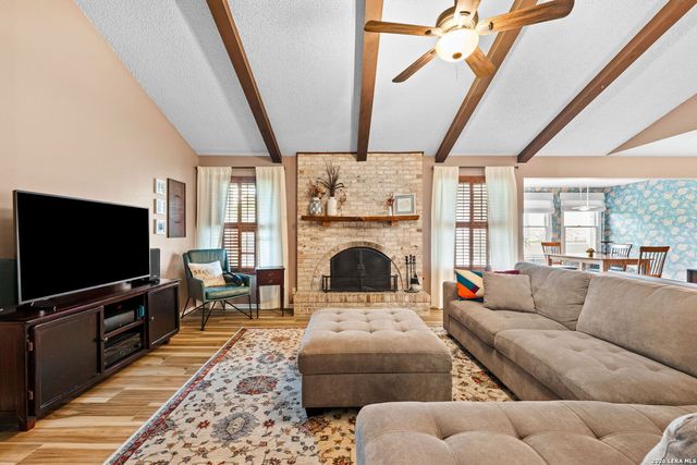 112 Grand Oak, Hollywood Park, TX 78232