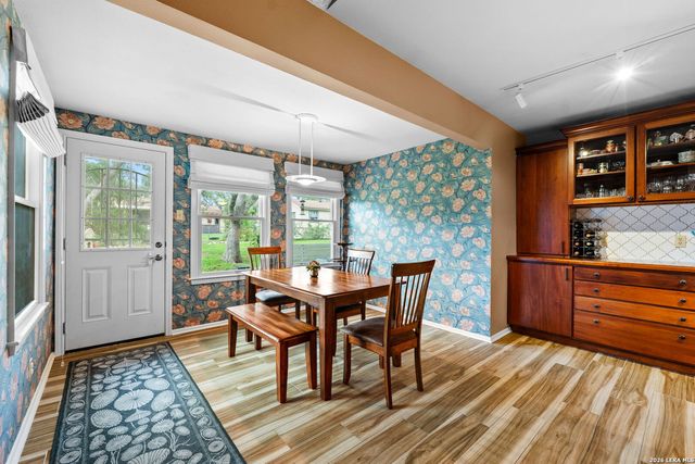112 Grand Oak, Hollywood Park, TX 78232
