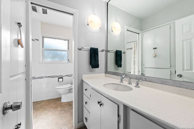 112 Grand Oak, Hollywood Park, TX 78232