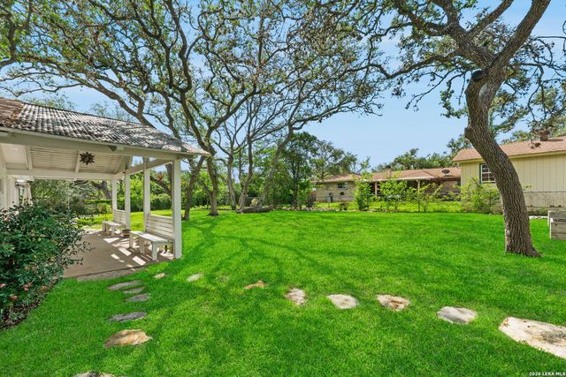 112 Grand Oak, Hollywood Park, TX 78232