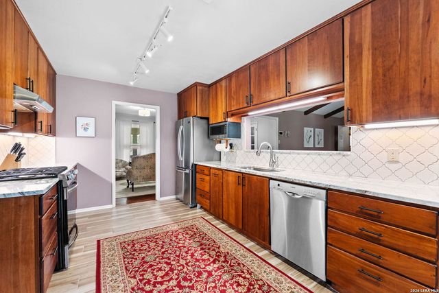 112 Grand Oak, Hollywood Park, TX 78232