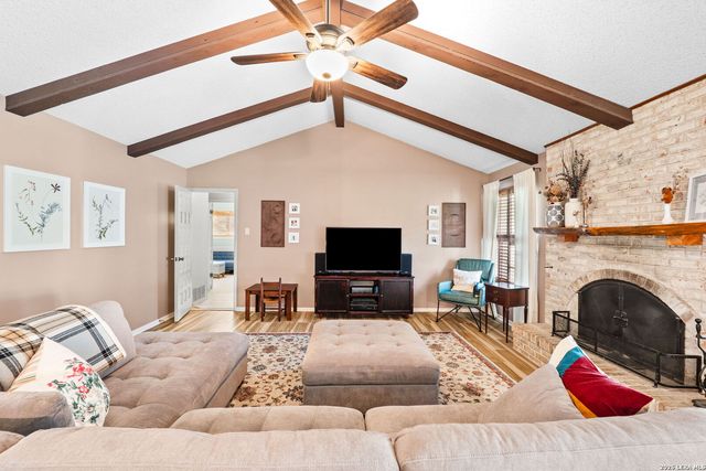 112 Grand Oak, Hollywood Park, TX 78232