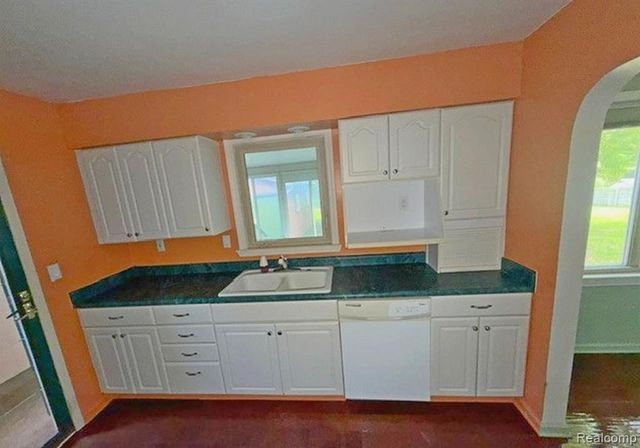 6435 S State Road, Goodrich, MI 48438