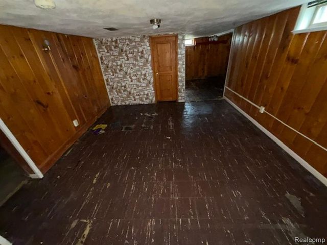 6435 S State Road, Goodrich, MI 48438