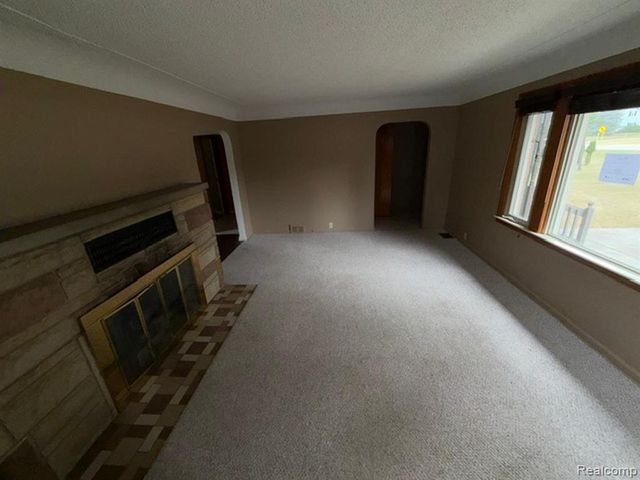 6435 S State Road, Goodrich, MI 48438