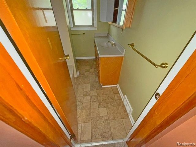 6435 S State Road, Goodrich, MI 48438