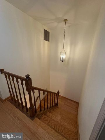 5930 LANGTON DR, Franconia, VA 22310