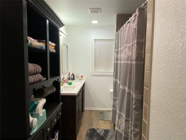 302 Meadow Drive, Gainesville, TX 76240