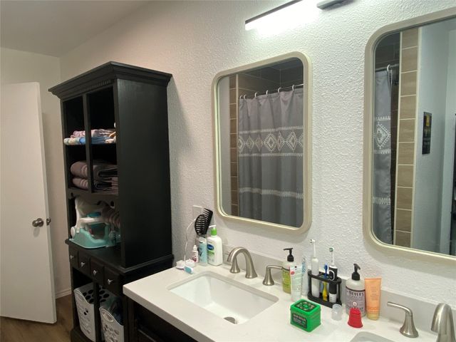 302 Meadow Drive, Gainesville, TX 76240