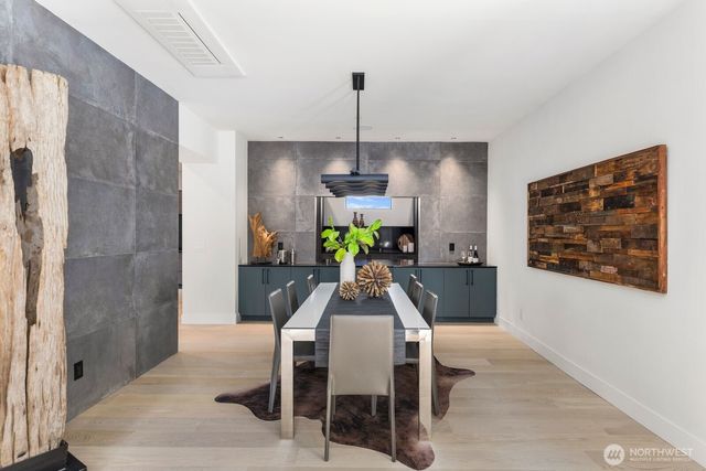 1653 105th Avenue SE, Bellevue, WA 98004