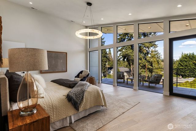 1653 105th Avenue SE, Bellevue, WA 98004