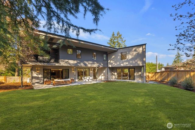 1653 105th Avenue SE, Bellevue, WA 98004