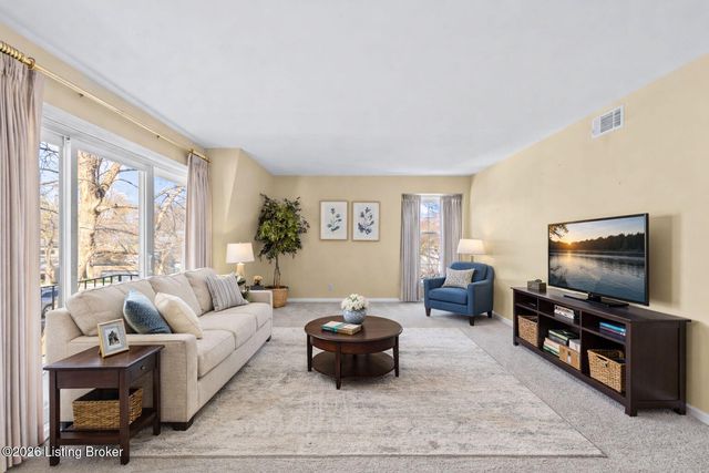 521 Zorn Ave APT G11, Louisville, KY 40206