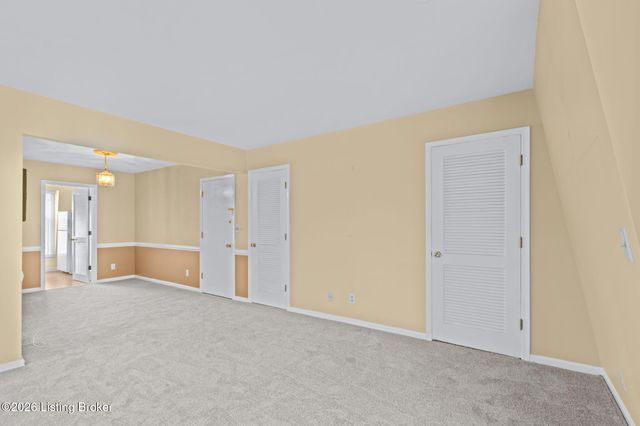 521 Zorn Ave APT G11, Louisville, KY 40206