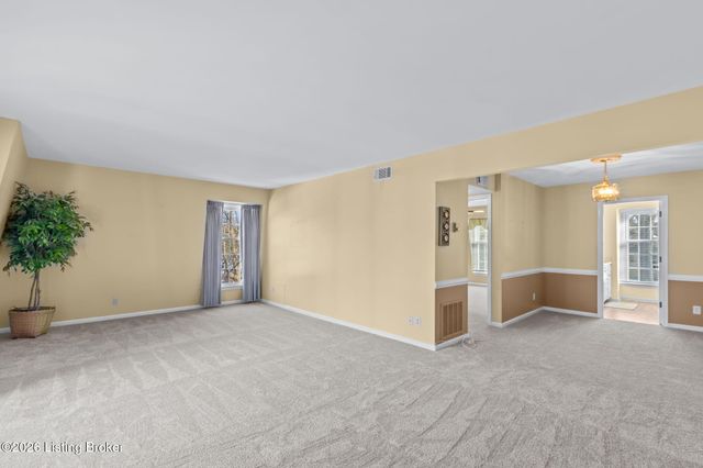 521 Zorn Ave APT G11, Louisville, KY 40206