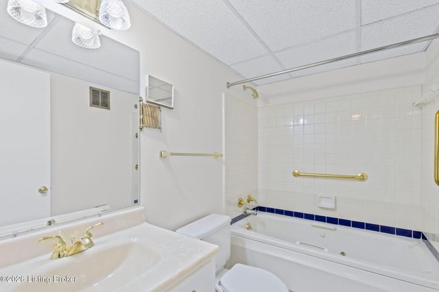 521 Zorn Ave APT G11, Louisville, KY 40206