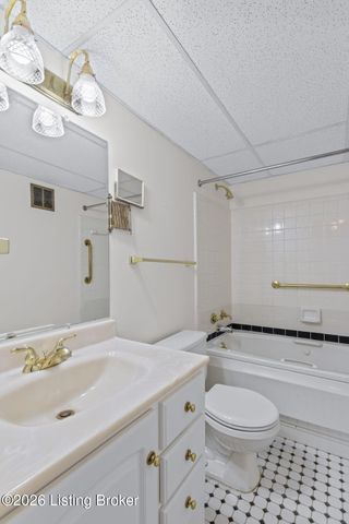 521 Zorn Ave APT G11, Louisville, KY 40206