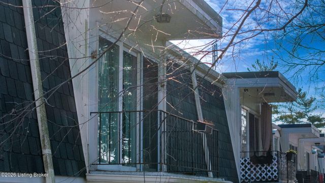 521 Zorn Ave APT G11, Louisville, KY 40206