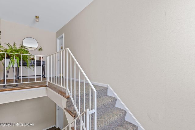 521 Zorn Ave APT G11, Louisville, KY 40206