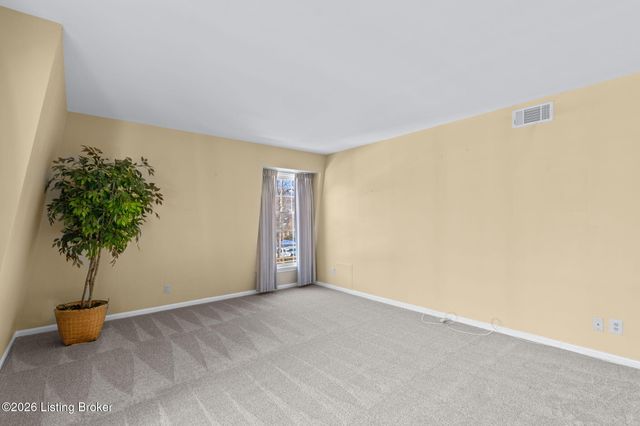 521 Zorn Ave APT G11, Louisville, KY 40206