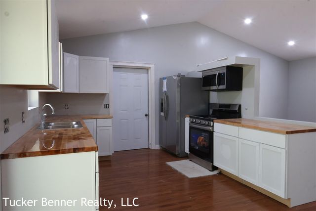 1556 Carlton Street, Muskegon, MI 49442