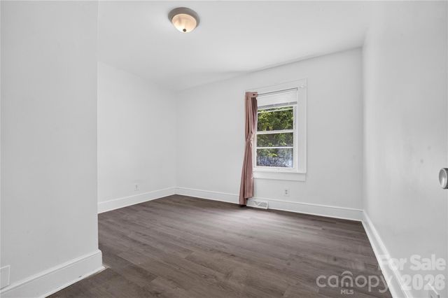216 W Shannonhouse Street, Shelby, NC 28152