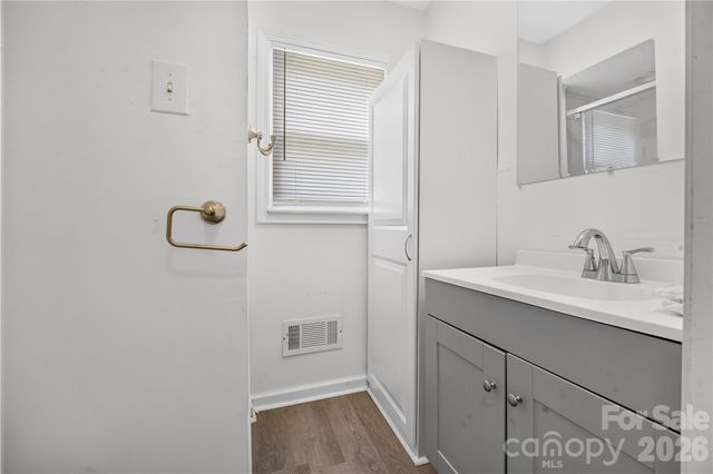 216 W Shannonhouse Street, Shelby, NC 28152