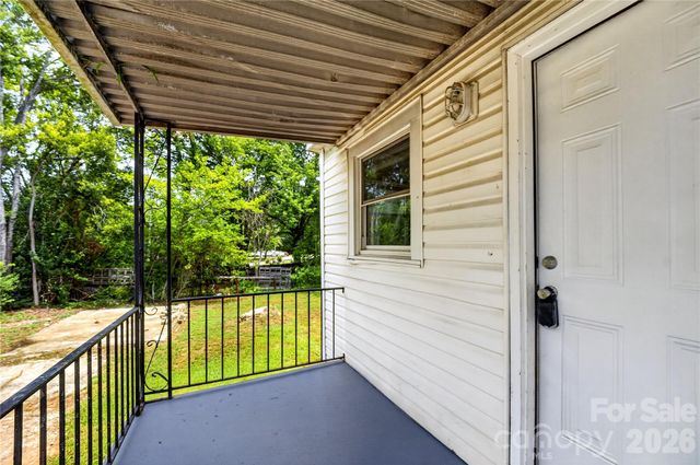 216 W Shannonhouse Street, Shelby, NC 28152
