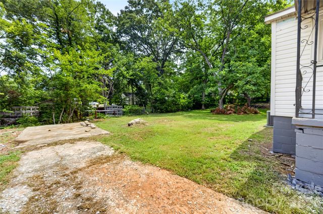 216 W Shannonhouse Street, Shelby, NC 28152