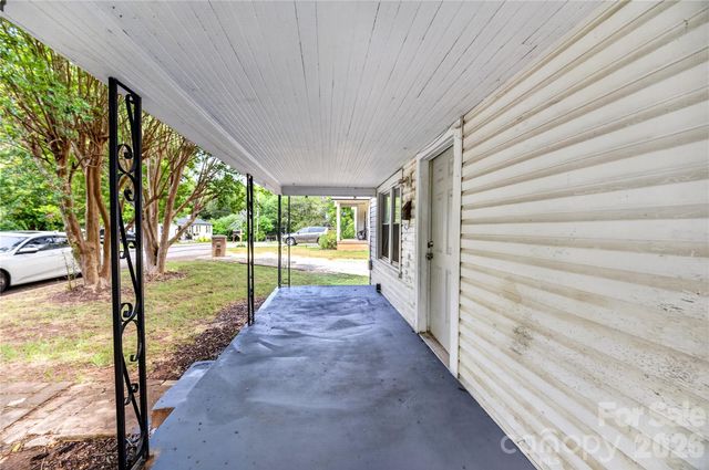 216 W Shannonhouse Street, Shelby, NC 28152