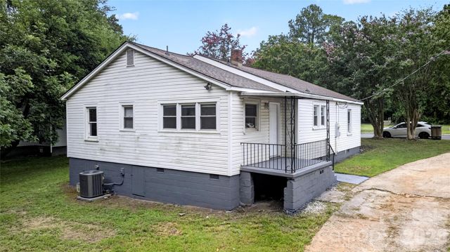 216 W Shannonhouse Street, Shelby, NC 28152