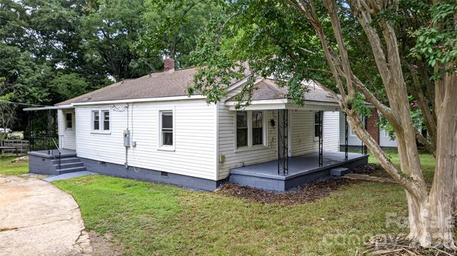216 W Shannonhouse Street, Shelby, NC 28152