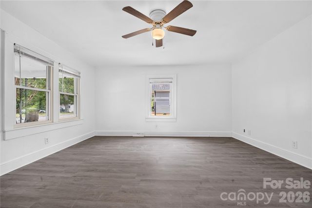 216 W Shannonhouse Street, Shelby, NC 28152