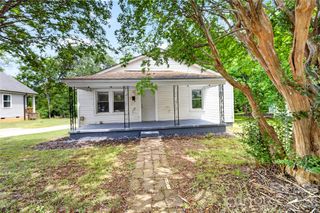 216 W Shannonhouse Street, Shelby, NC 28152
