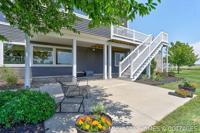 4401 Grand Point, Holland, MI 49424