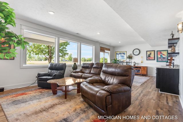 4401 Grand Point, Holland, MI 49424