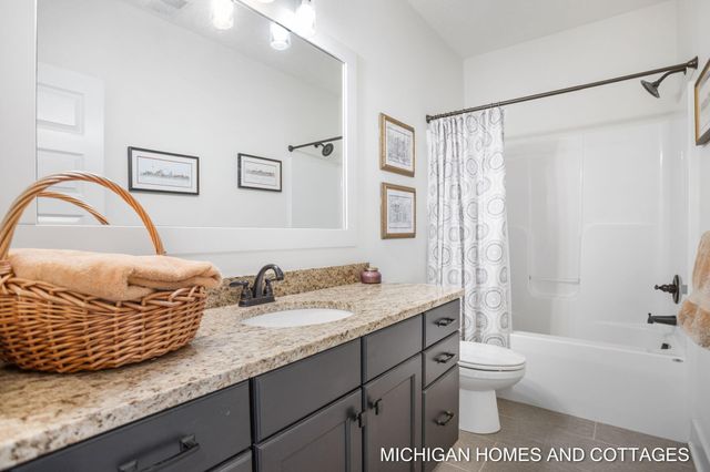 4401 Grand Point, Holland, MI 49424