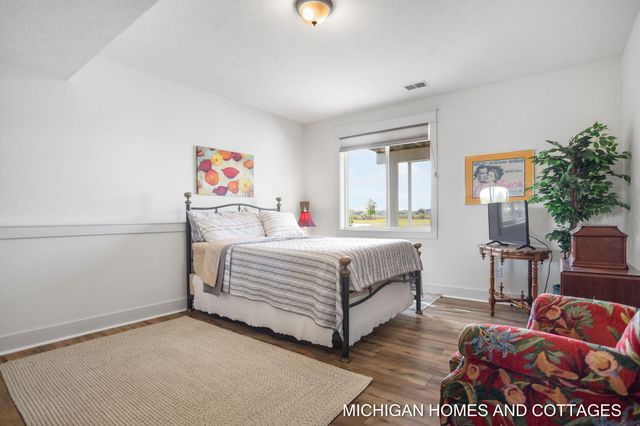 4401 Grand Point, Holland, MI 49424