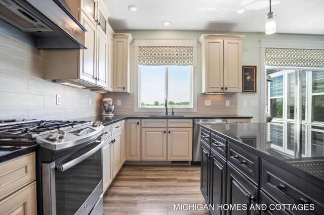 4401 Grand Point, Holland, MI 49424