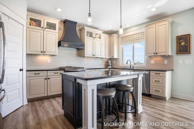 4401 Grand Point, Holland, MI 49424