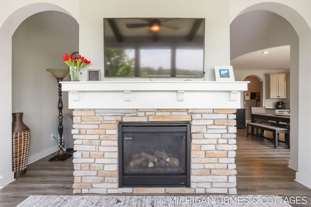 4401 Grand Point, Holland, MI 49424