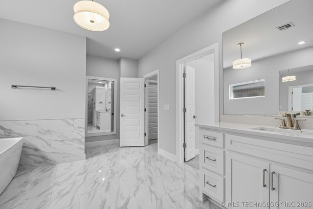 4011 W Baton Rouge Street, Broken Arrow, OK 74011
